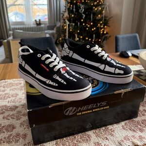 Heelys Rollerblading Sneakers